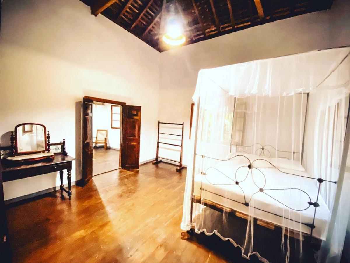 Gileemale Walawwa & Estate Hotel Ratnapura Bagian luar foto