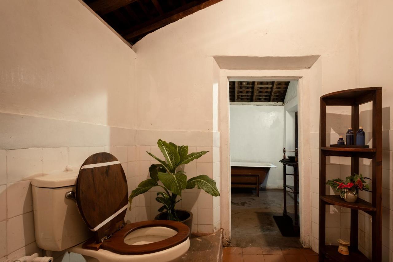 Gileemale Walawwa & Estate Hotel Ratnapura Bagian luar foto