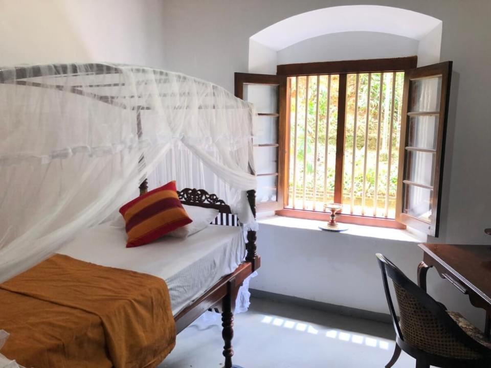 Gileemale Walawwa & Estate Hotel Ratnapura Bagian luar foto